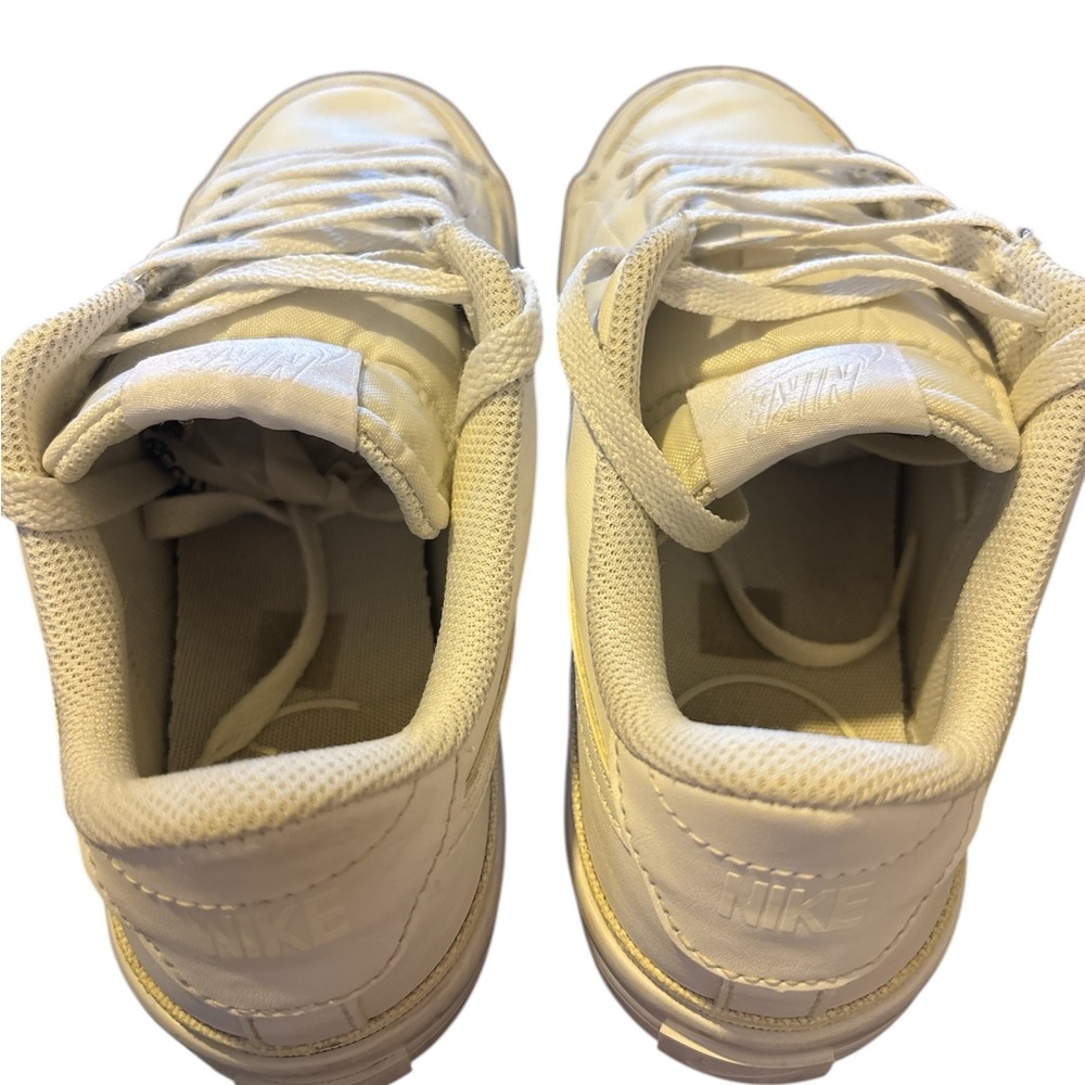 Nike White Sneakers Classic Minimalist Design - Picture 5 of 7